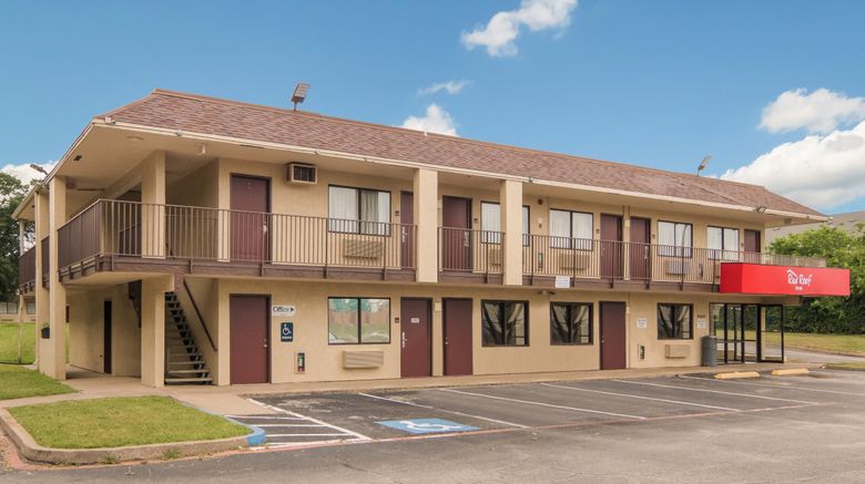 <b>Red Roof Inn Fort Worth South Exterior</b>. Images powered by <a href="https://www.leonardoworldwide.com/" title="Leonardo Worldwide" target="_blank">Leonardo</a>.