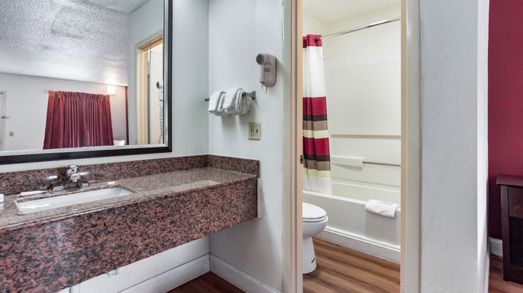 Red Roof Inn Monteagle - I-24 Room