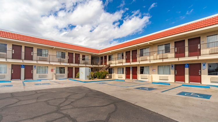 Red Roof Inn Phoenix-Midtown Exterior