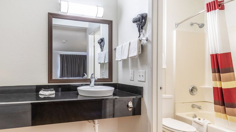 <b>Red Roof Inn Phoenix-Midtown Room</b>. Images powered by <a href="https://www.leonardoworldwide.com/" title="Leonardo Worldwide" target="_blank">Leonardo</a>.