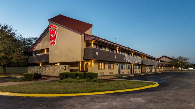 Red Roof Inn Columbia, MO Exterior