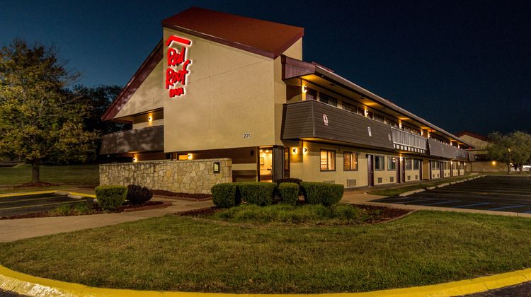 Red Roof Inn Columbia, MO Exterior