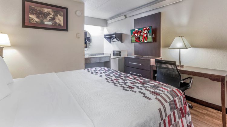 Red Roof Inn Columbia, MO Room