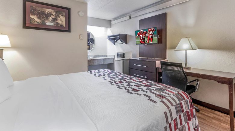 <b>Red Roof Inn Columbia, MO Room</b>. Images powered by <a href="https://www.leonardoworldwide.com/" title="Leonardo Worldwide" target="_blank">Leonardo</a>.