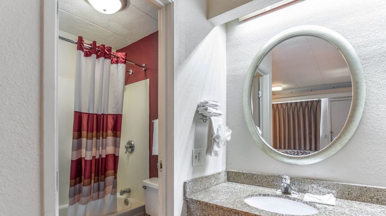 <b>Red Roof Inn Columbia, MO Room</b>. Images powered by <a href="https://www.leonardoworldwide.com/" title="Leonardo Worldwide" target="_blank">Leonardo</a>.