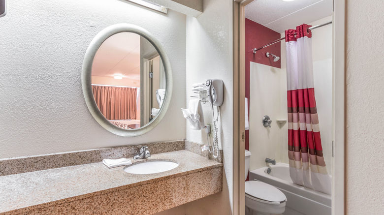 <b>Red Roof Inn Columbia, MO Room</b>. Images powered by <a href="https://www.leonardoworldwide.com/" title="Leonardo Worldwide" target="_blank">Leonardo</a>.