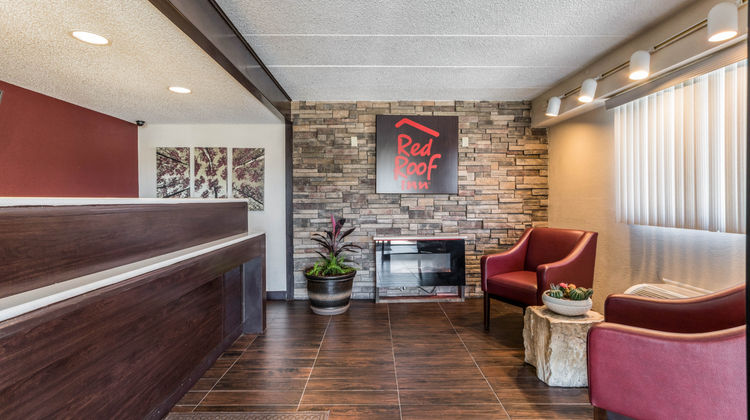 Red Roof Inn Columbia, MO Lobby
