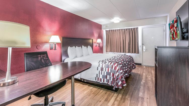 Red Roof Inn Columbia, MO Room