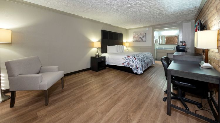 Red Roof Inn Monroe Room