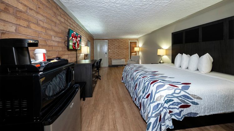 Red Roof Inn Monroe Room