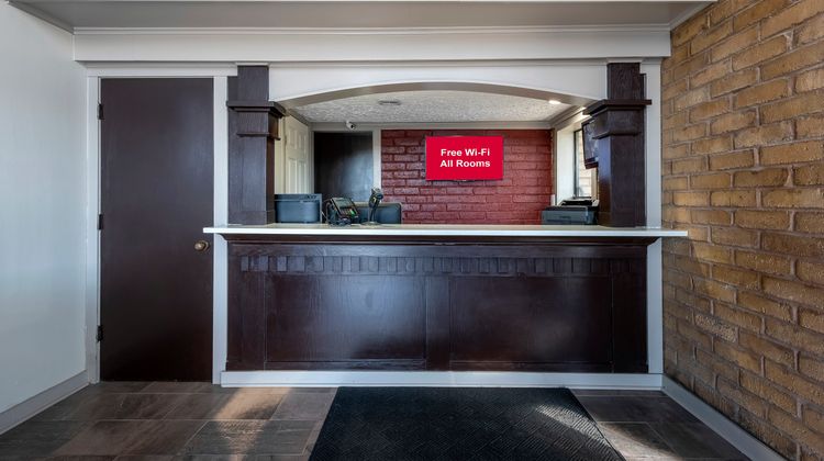 Red Roof Inn Monroe Lobby