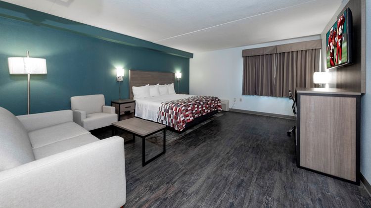 Red Roof Inn Suites Wilmington Suite