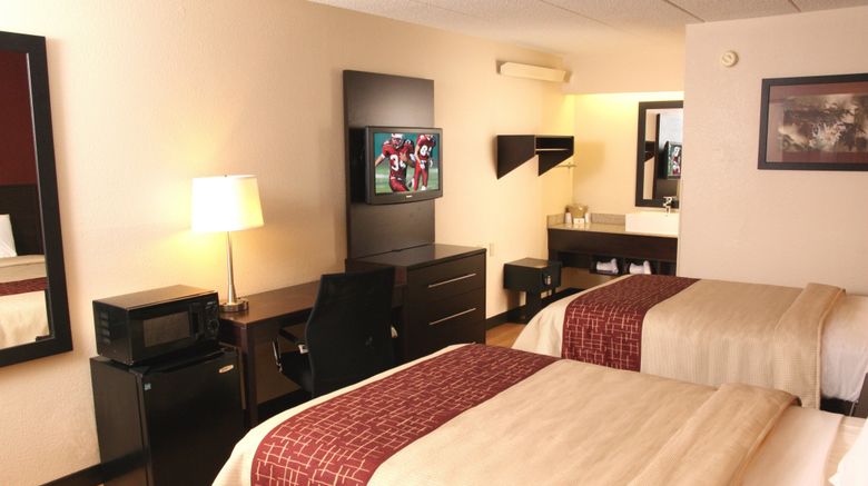 <b>Red Roof PLUS+ Philadelphia Airport Room</b>. Images powered by <a href="https://www.leonardoworldwide.com/" title="Leonardo Worldwide" target="_blank">Leonardo</a>.