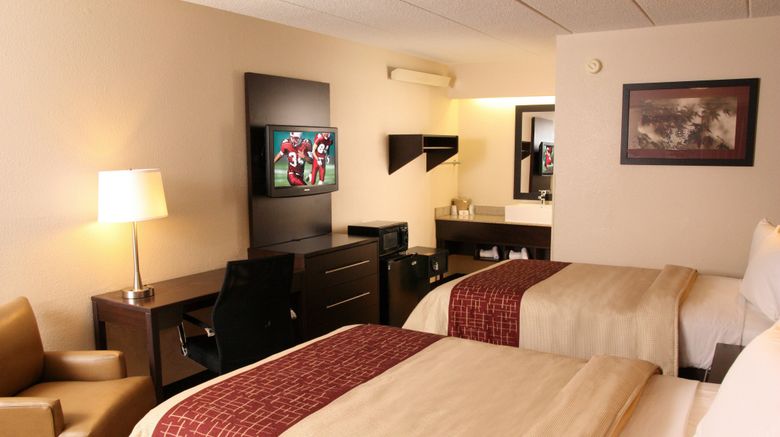 <b>Red Roof PLUS+ Philadelphia Airport Room</b>. Images powered by <a href="https://www.leonardoworldwide.com/" title="Leonardo Worldwide" target="_blank">Leonardo</a>.