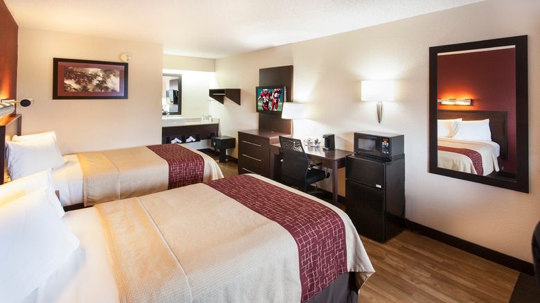 <b>Red Roof PLUS+ Philadelphia Airport Room</b>. Images powered by <a href="https://www.leonardoworldwide.com/" title="Leonardo Worldwide" target="_blank">Leonardo</a>.