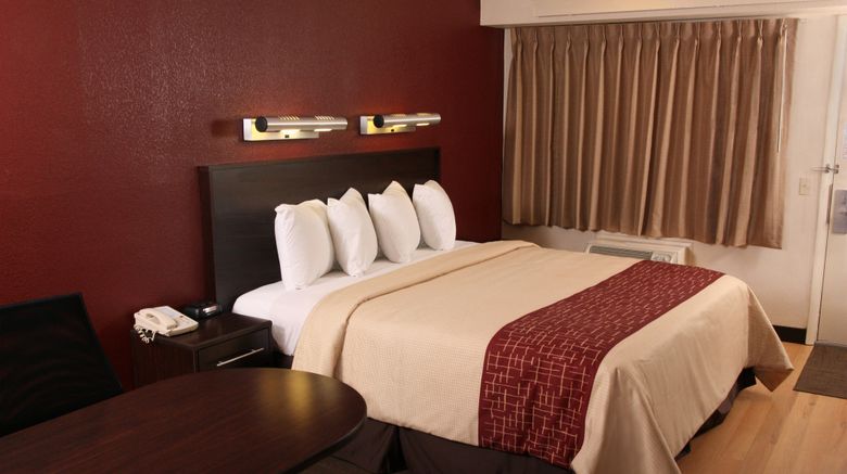 <b>Red Roof PLUS+ Philadelphia Airport Room</b>. Images powered by <a href="https://www.leonardoworldwide.com/" title="Leonardo Worldwide" target="_blank">Leonardo</a>.