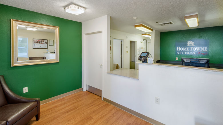 <b>HomeTowne Studios Spartanburg- Asheville Lobby</b>. Images powered by <a href="https://www.leonardoworldwide.com/" title="Leonardo Worldwide" target="_blank">Leonardo</a>.