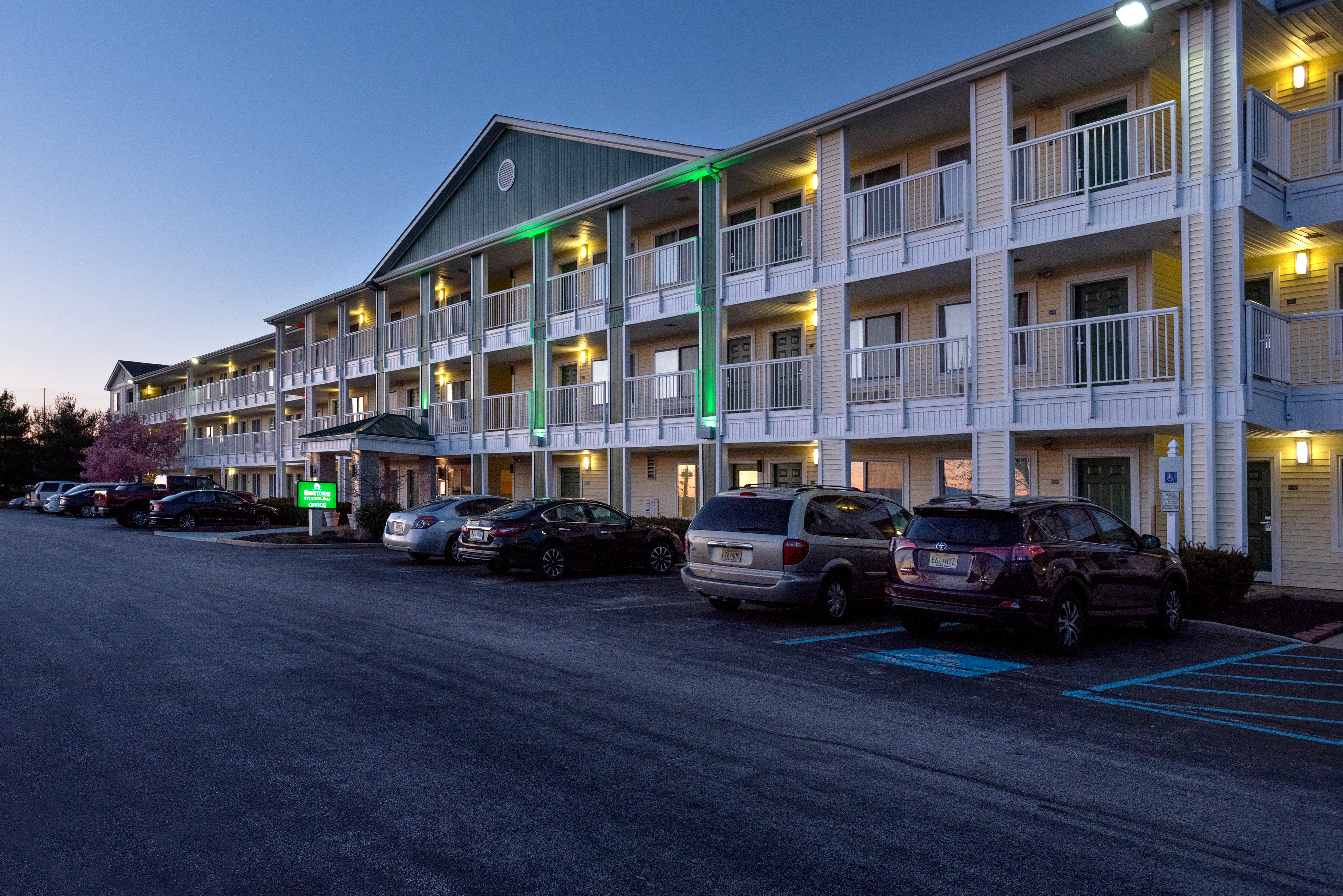 Hometowne suites 2025 maple shade nj