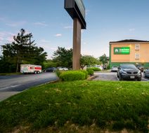 HomeTowne Studios St Louis Airport/ N Exterior