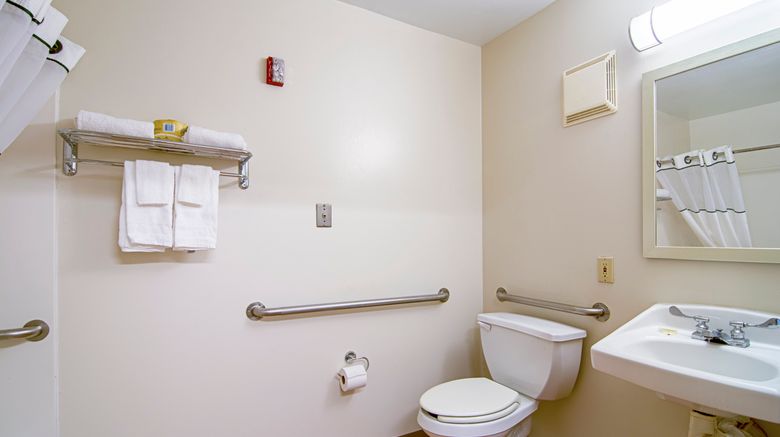 <b>HomeTowne Studios Chicago - Waukegan Room</b>. Images powered by <a href="https://www.leonardoworldwide.com/" title="Leonardo Worldwide" target="_blank">Leonardo</a>.