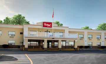 Red Roof Inn & Suites Newburgh - Stewart