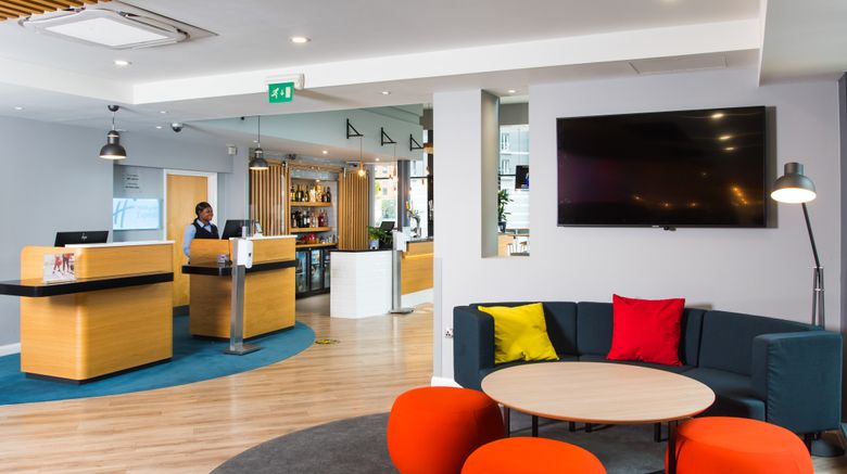 <b>Holiday Inn Express Leeds-Armouries Lobby</b>. Images powered by <a href="https://www.leonardoworldwide.com/" title="Leonardo Worldwide" target="_blank">Leonardo</a>.