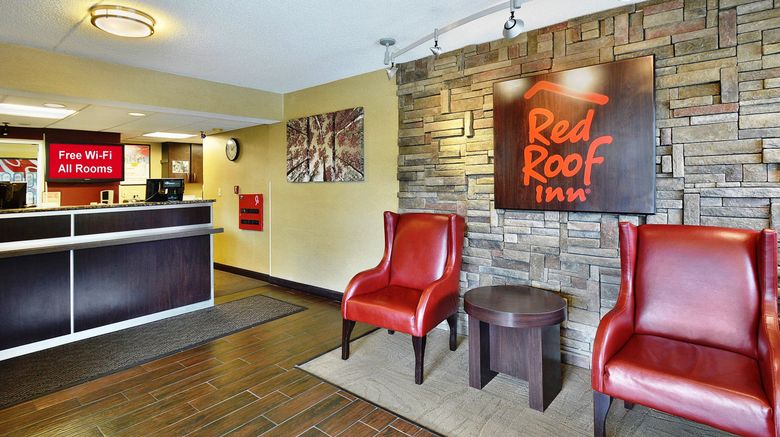<b>Red Roof Inn Louisville Fair and Expo Lobby</b>. Images powered by <a href="https://www.leonardoworldwide.com/" title="Leonardo Worldwide" target="_blank">Leonardo</a>.