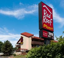 Red Roof PLUS+ St Louis Forest Park Exterior