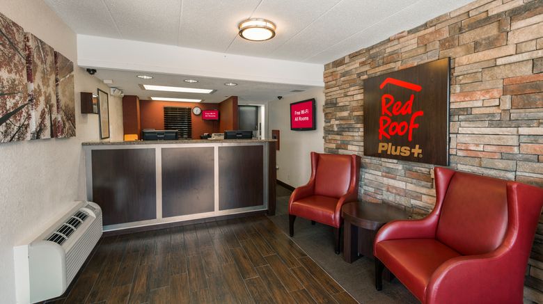 <b>Red Roof PLUS+ St Louis Forest Park Lobby</b>. Images powered by <a href="https://www.leonardoworldwide.com/" title="Leonardo Worldwide" target="_blank">Leonardo</a>.