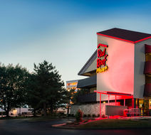 Red Roof PLUS+ St Louis Forest Park Exterior