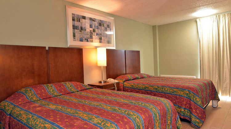 Red Carpet Inn Room
