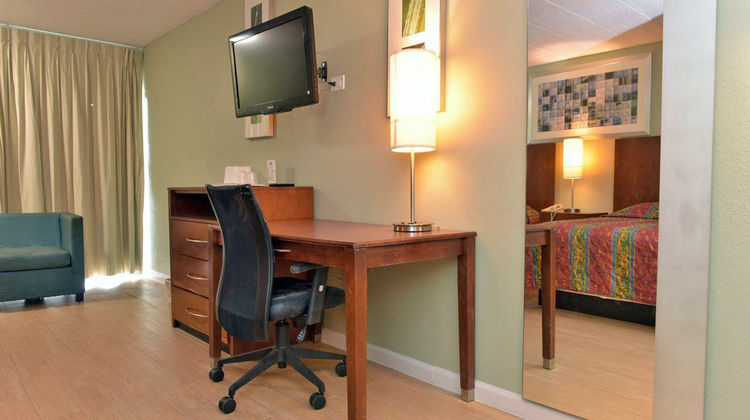 Red Carpet Inn Room