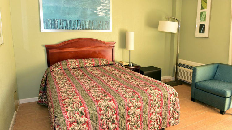 Red Carpet Inn Room