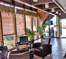 Red Carpet Inn Lobby
