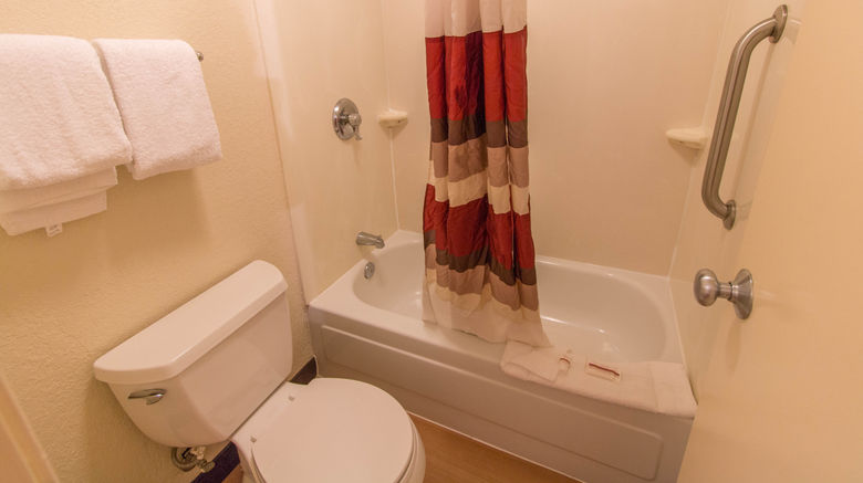 <b>Red Roof Inn Hilton Head Island Room</b>. Images powered by <a href="https://www.leonardoworldwide.com/" title="Leonardo Worldwide" target="_blank">Leonardo</a>.