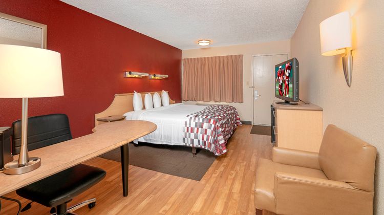 Red Roof Inn Syracuse Room