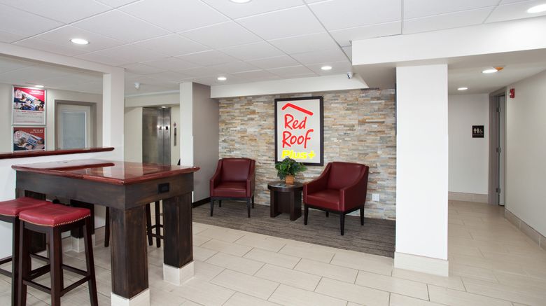 <b>Red Roof PLUS+ Nashville S - Fairgrounds Lobby</b>. Images powered by <a href="https://www.leonardoworldwide.com/" title="Leonardo Worldwide" target="_blank">Leonardo</a>.