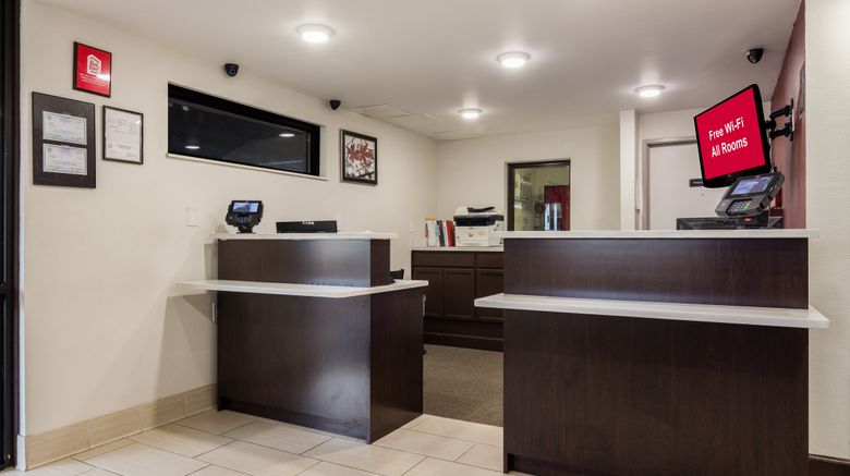 <b>Red Roof Inn Chattanooga-Hamilton Place Lobby</b>. Images powered by <a href="https://www.leonardoworldwide.com/" title="Leonardo Worldwide" target="_blank">Leonardo</a>.