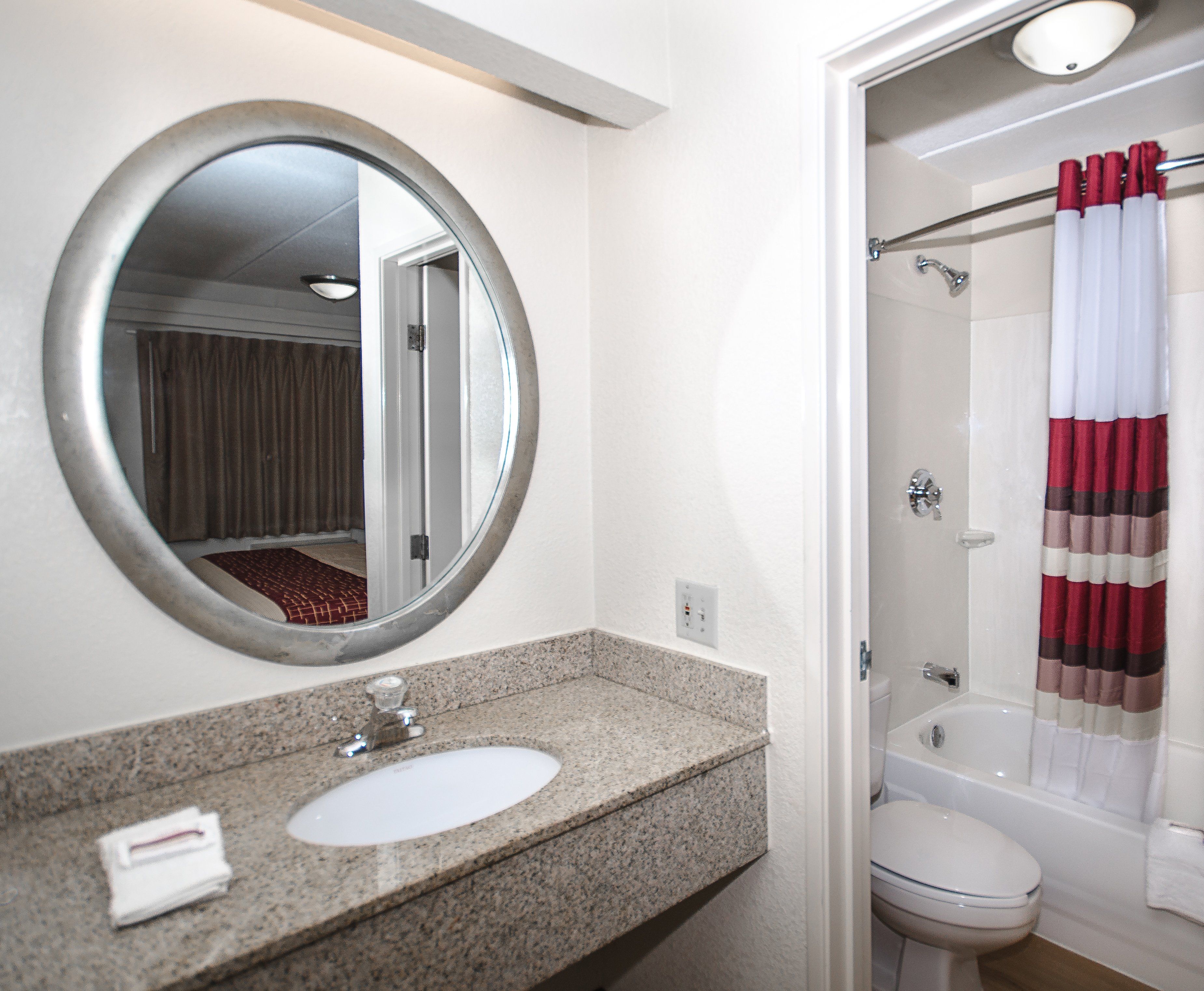 Red Roof Inn Philadelphia Oxford Valley- Langhorne, PA Hotels