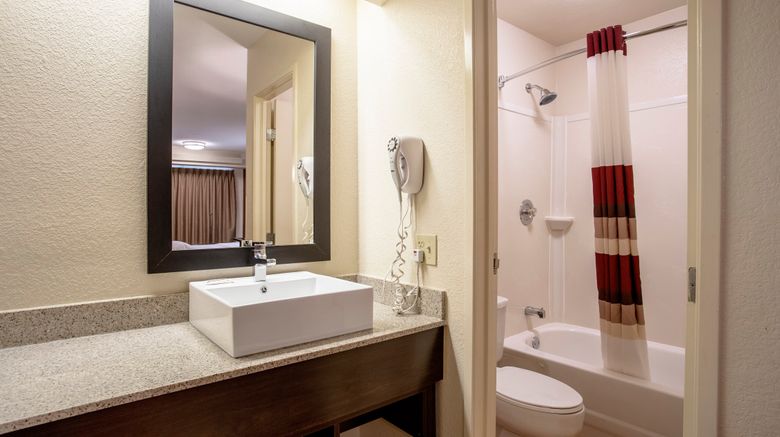 <b>Red Roof Plus Chicago - Willowbrook Room</b>. Images powered by <a href="https://www.leonardoworldwide.com/" title="Leonardo Worldwide" target="_blank">Leonardo</a>.