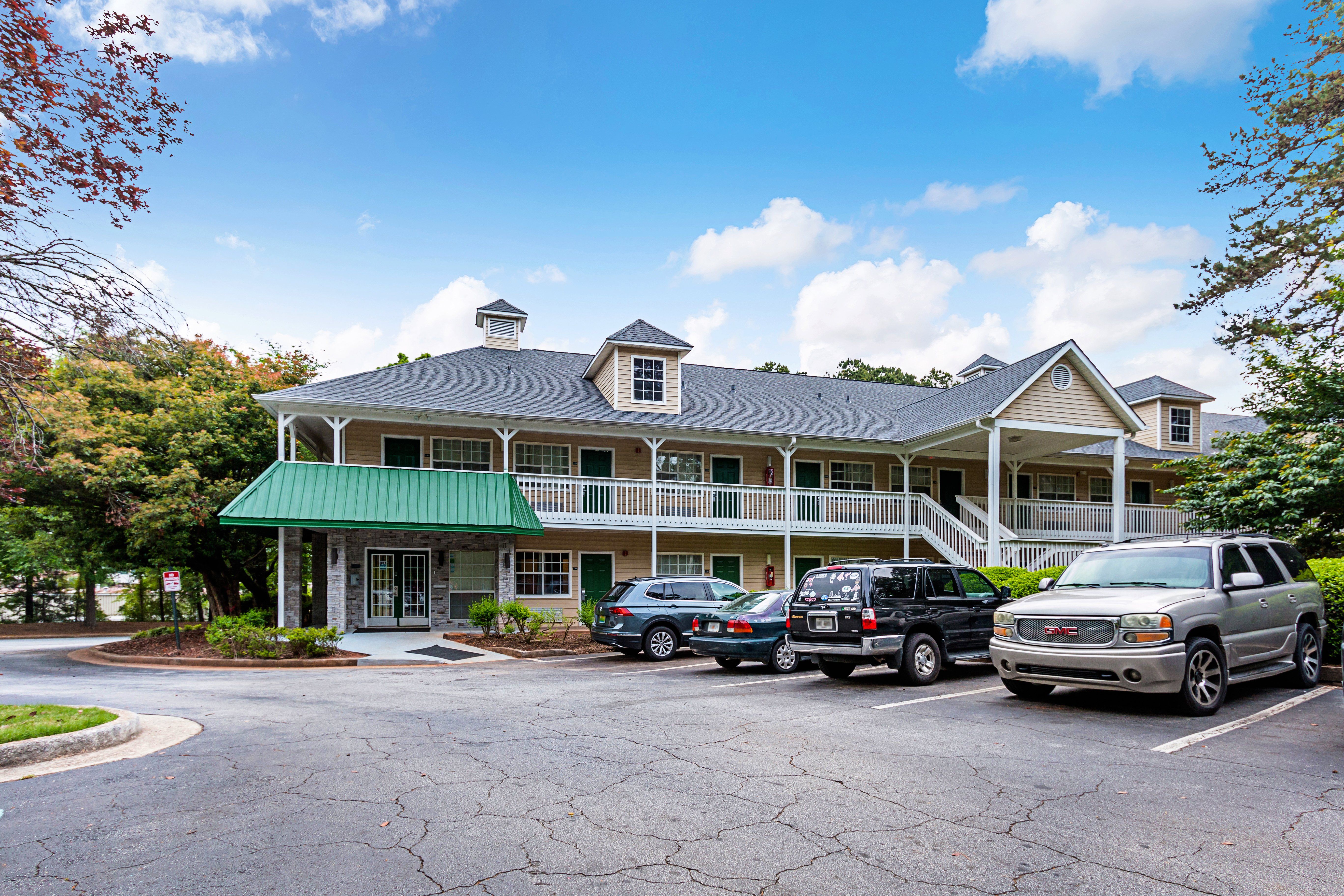 HomeTowne Studios Atlanta-Lawrenceville- Tourist Class