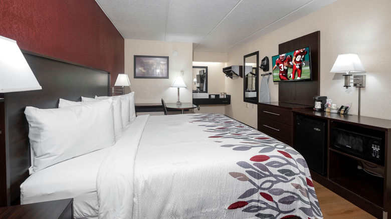 <b>Red Roof Inn Champaign - University Room</b>. Images powered by <a href="https://www.leonardoworldwide.com/" title="Leonardo Worldwide" target="_blank">Leonardo</a>.