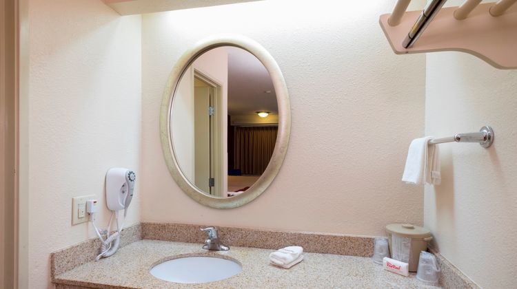 Red Roof Inn Cincinnati - Sharonville Room