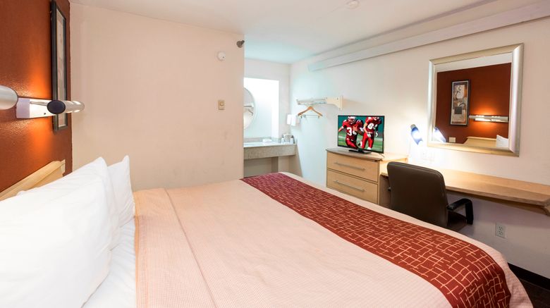<b>Red Roof Inn Cincinnati - Sharonville Room</b>. Images powered by <a href="https://www.leonardoworldwide.com/" title="Leonardo Worldwide" target="_blank">Leonardo</a>.
