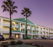 HomeTowne Studios Houston - Northwest Exterior