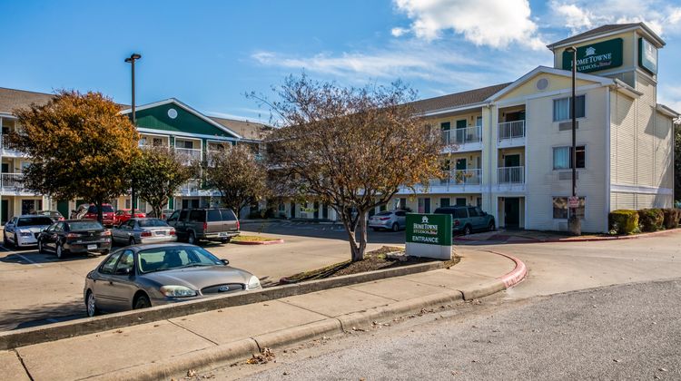 HomeTowne Studios Austin Exterior