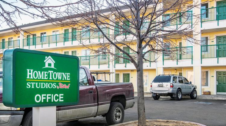 HomeTowne Studios Colorado Springs-Arpt Exterior