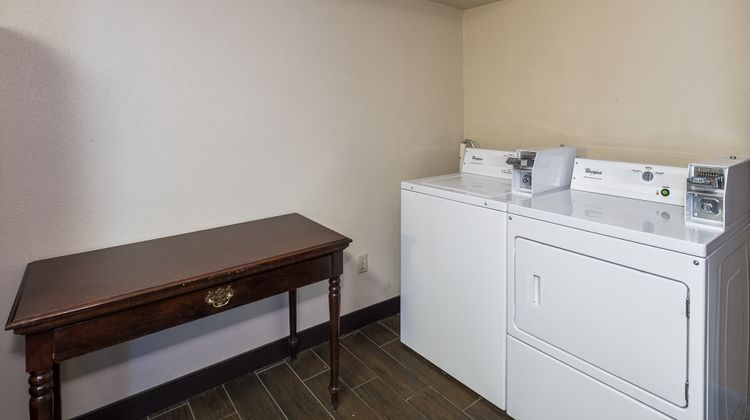 Red Roof Inn & Suites Hermitage Other