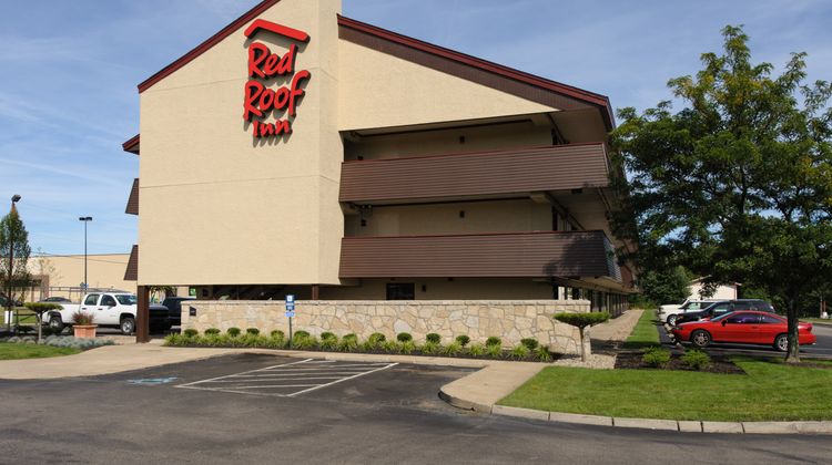Red Roof Inn Akron Exterior
