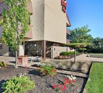 Red Roof Inn Akron Exterior